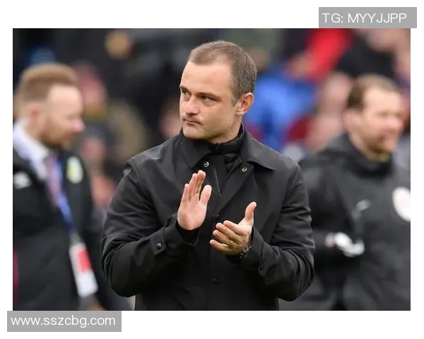 足球明星5号现役球员的辉煌成就与未来展望分析